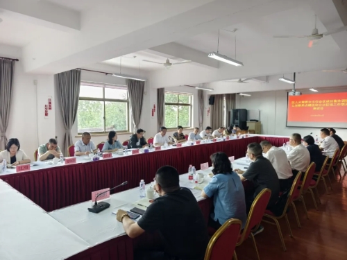 区人大常委会主任会议成员集体调研立法联系点建设和立法征询工作