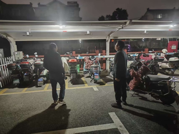 1110_161737_242.jpg 1110A.jpg