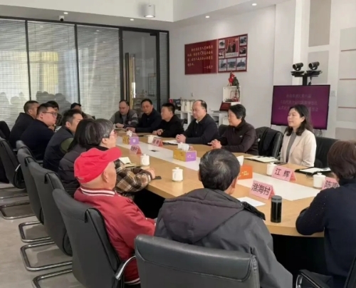  区人大常委会党组书记程巍以正式代表候选人身份赴所在选区与选民见面