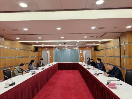 区人大常委会副主任陶夏芳召开代表建议督办座谈会