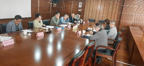  区人大常委会副主任吴瑞弟带队赴区财政局调研