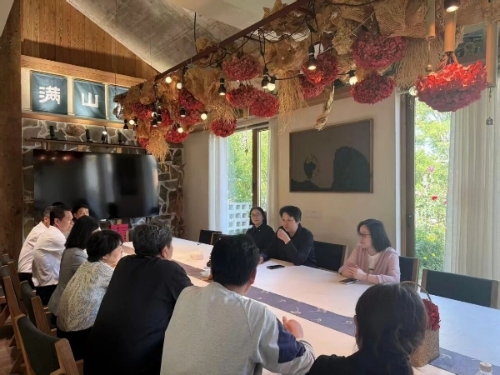 区人大常委会副主任陶夏芳赴练塘镇走访调研