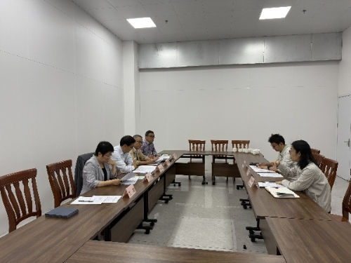  区人大常委会副主任吴瑞弟带队赴区商务委调研商务楼宇去化工作情况