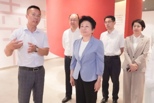 黄莉新率队来青浦区调研人大践行全过程人民民主基层实践站建设运行管理情况