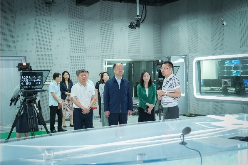  区人大常委会主任程巍走访调研区融媒体中心