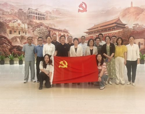 区人大机关党支部开展“寻根红色起点，践行人大初心”主题党日活动