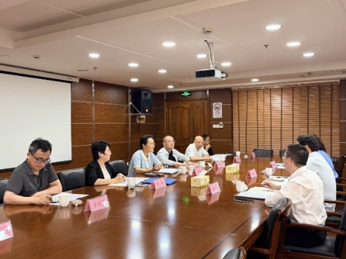  区人大常委会副主任候选人倪向军赴区发改委调研上半年计划执行情况