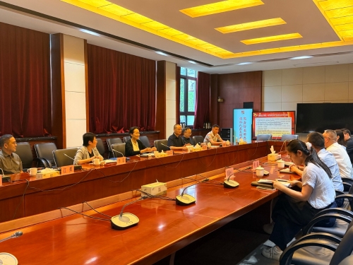 区人大常委会副主任倪向军带队赴金泽镇调研